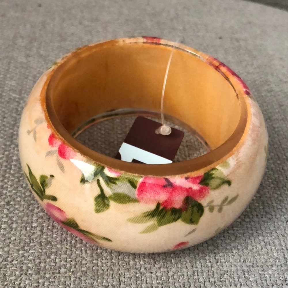 Chunky floral bangle bracelet